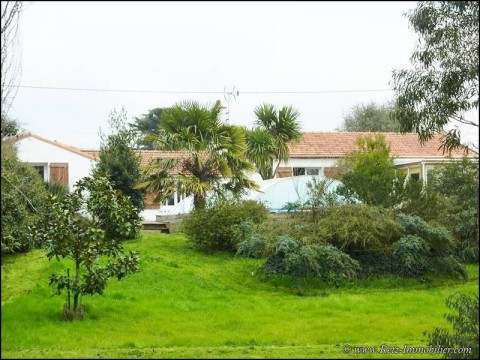 Maison longere propriete a vendre hectare piscine pays loire atlantique Retz Nantes Pornic Noirmoutier Bourgneuf retz St Cyr Retz 44 belle demeure charme immobilier caractere vente french properties