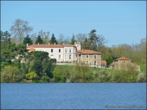 vente propriete domaine manoir chateau logis maison maitre villa bourgeoise belle demeure charme caractere a vendre vendee 85 pays loire atlantique 44 retz immobilier french property for sale real