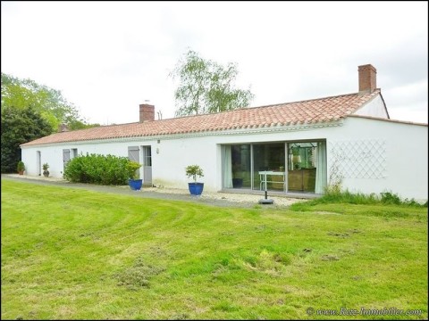 A vendre maison charme propriete equestre longere caractere Challans sallertaine vendee gite hectare french property for sale france home pays loire atlantic ocean real estate agency equestrian proper