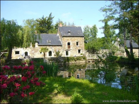 A vendre vente maison charme propriete moulin caractere belle demeure rennes nantes derval bain de bretagne chateaubriant grand fougeray 44 loire atlantique 35 ile vilaine hectare etang riviere french