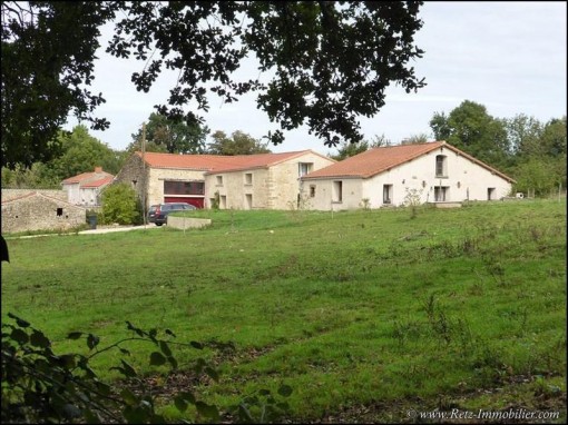 A vendre maison propriete gite meublé locatif b&b bed and breakfast vendee france loire atlantique piscine hectare vente campagne french house home propertie for sale swimming pool country farm castle