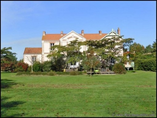 Propriete a vendre Nantes, Propriete a vendre Bouaye, Investissement Nantes, Vente Propriété Maison Gite 44 loire atlantique, achat maison chambre hote vendee, pays retz, pornic, hectare, piscine, box