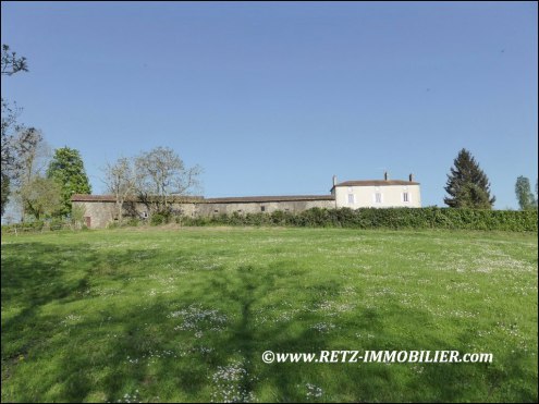 vente,achat,a vendre,maison,propriete,a renover,dependance,potentiel,caractere,piscine,propriete equestre,hectare,la roche sur yon,85000,vendee,85,challans,les lucs sur boulogne,rocheserviere,lege,nantes,cabinet immobilier,agence immobiliere,expert immobi