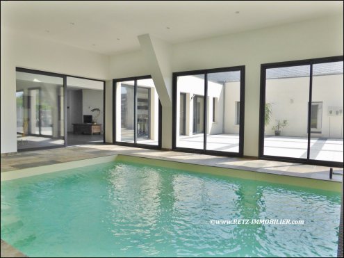 vente,achat,a vendre,maison contemporaine,maison piscine interieure,belle demeure,maison prestige à vendre,villa,maison piscine a vendre saint etienne de montluc,saint etienne de montluc,44360,coueron,44220,vigneux de bretagne,golf nantes,piscine,dependan