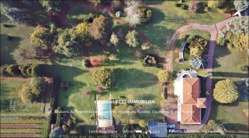Agence immobilière - Cabinet Immobilier - Spécialiste - Belle Demeure - Propriété - Maison de Maître - Maison de Caractère - Maison Haut de Gamme - Immobilier de luxe - Manoir - Chateau - Charente - 16 - Angouleme- Cognac - Maison bourgeoise - Logis