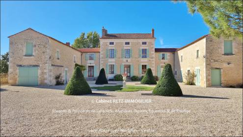 Vente, a vendre, propriete, maison de maitre, belle demeure, logis, manoir, piscine, maison d amis, maison de gardien, gites, nombreuses dependances amenageables offrant grand potentiel, possibles gites et chambres d’hotes, nombreuses chambres, proche mar