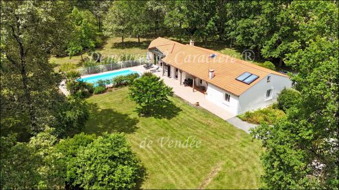 Vente, à vendre, propriété, maison plain-pied, maison piscine, maison hectare, maison au calme, 85300, challans, sallertaine, chateauneuf, la garnache, plage, Notre Dame de Monts, noirmoutier, Vendée, maison luxe, maison de prestige, belle demeure, agence