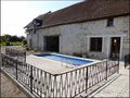 Farmhouse on 2.6 hectares, 230m² living space + 210 to convert, outbuildings 250m² shed, garden, orchard, pond, meadow ... Quiet no nuisance, hiking paths horse & pedestrian from the property. Apartment available disabilities. Great potential, rare!