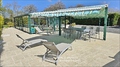 Au calme, à l'abri des voisins et des nuisances, à 3km des commodités de CHALLANS, vente propriété offrant grand confort de vie dont maison plain-pied, grande terrasse, piscine couverte, boulodrome, garage, etc...