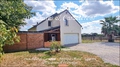 44 – Vente entre NANTES et ANGERS, au calme, sur environ 10 hectares à proximité d’ANCENIS, propriété équestre comportant de belles installations ainsi qu’une maison contemporaine et confortable.