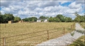 44 – Vente entre NANTES et ANGERS, au calme, sur environ 10 hectares à proximité d’ANCENIS, propriété équestre comportant de belles installations ainsi qu’une maison contemporaine et confortable.