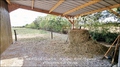 44 – Vente entre NANTES et ANGERS, au calme, sur environ 10 hectares à proximité d’ANCENIS, propriété équestre comportant de belles installations ainsi qu’une maison contemporaine et confortable.